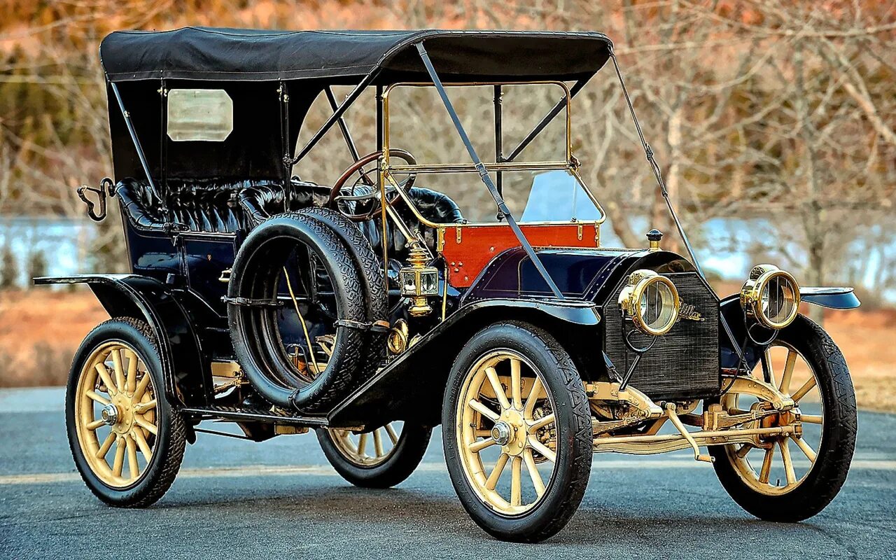 Колеса первых автомобилей. Cadillac model 30. Cadillac 1910. Кадиллак 1910 года. Cadillac 30 1910.