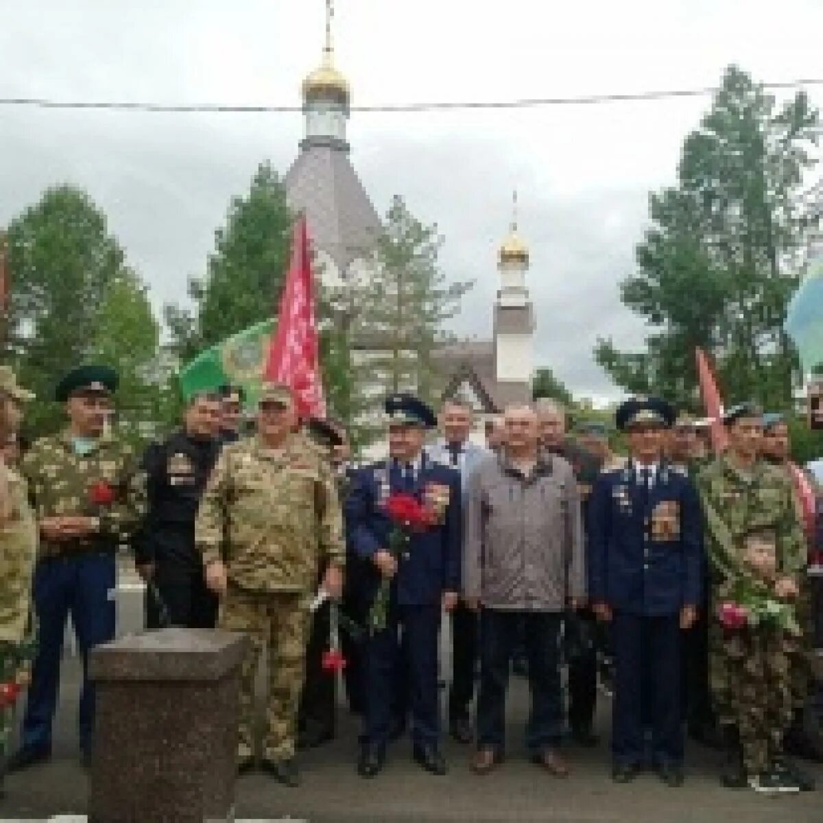 Ветераны боевых действий саратовская область. Саратов памятник воинам погибшим в локальных конфликтах. Памятник воинам локальных конфликтов. Воинам погибшим в локальных конфликтах Ачинск. Бессмертный полк Саратовской области локальных войн.