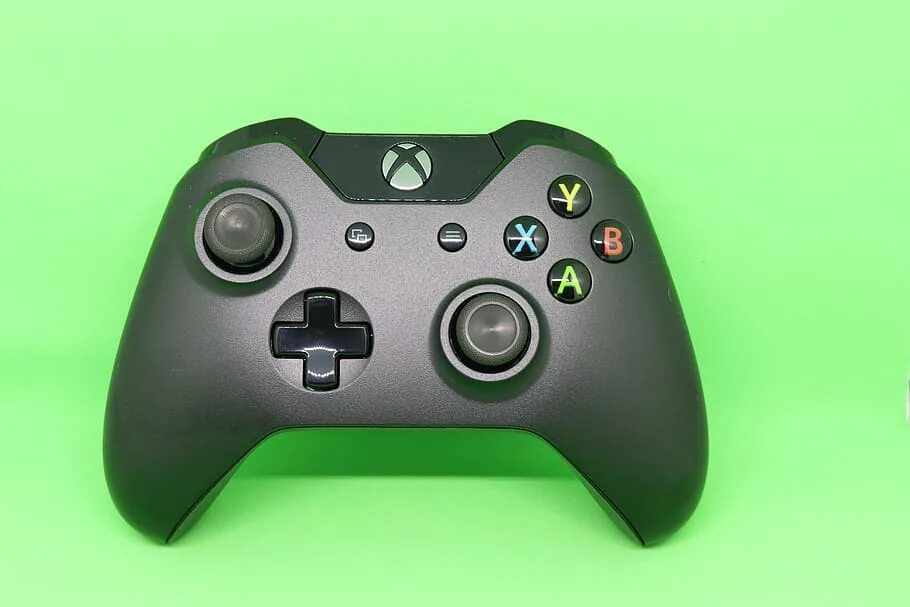 Defender xbox. Xbox 360 2023. Xbox Controller. Иксбокс консоль геймпад игры. Xbox PS контроллеры.