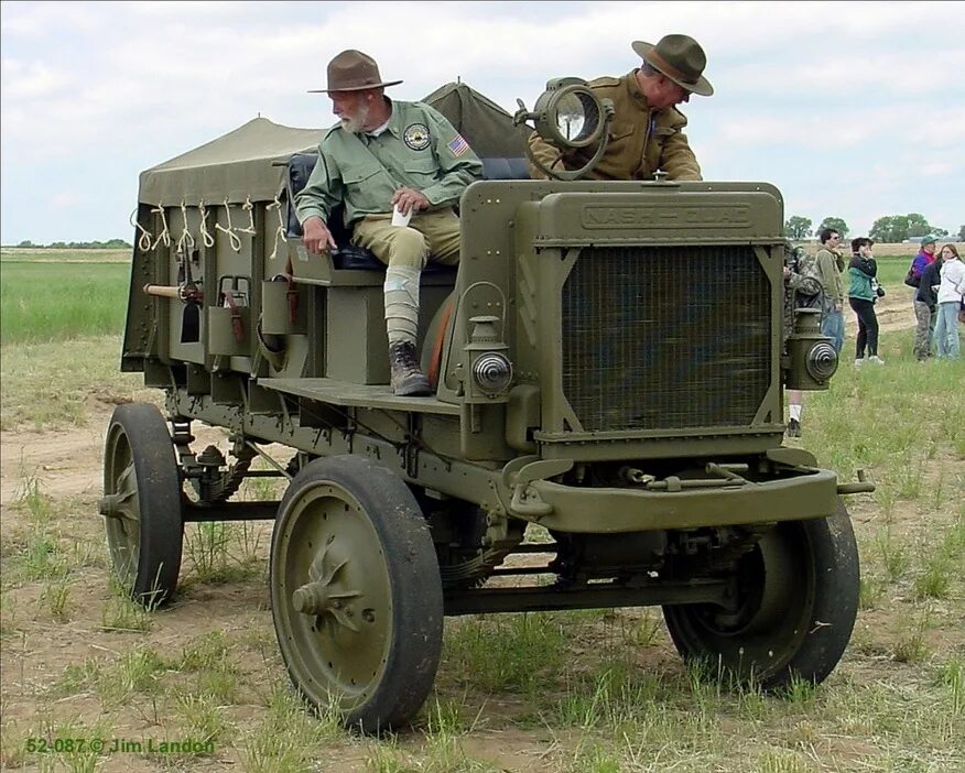 Автомобили первой мировой. Jeffery Quad 1914. Грузовики первой мировой войны Германии. Военные автомобили первой мировой.