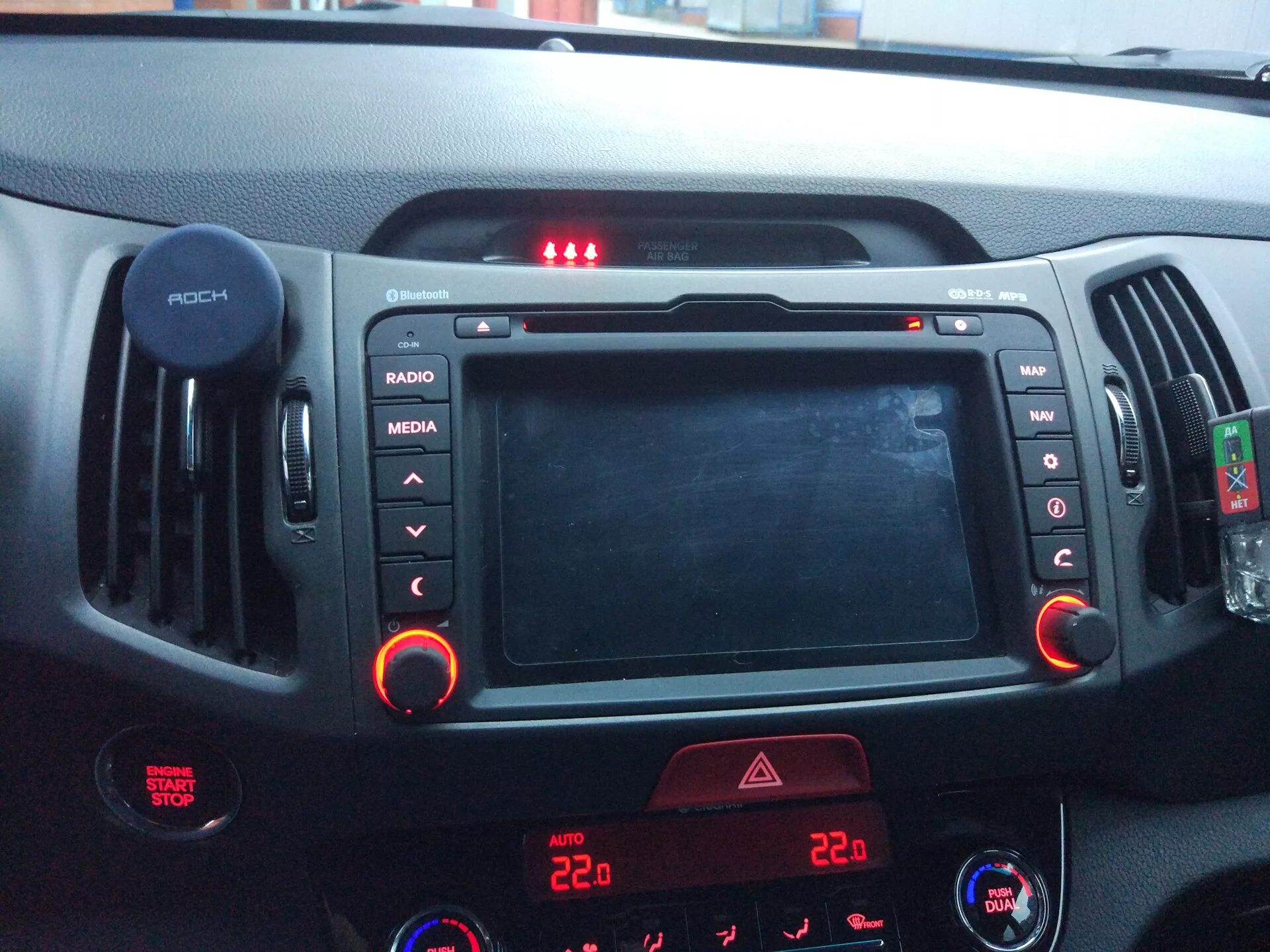 Магнитола сенсор. Штатное гу kia sportage 3. магнитола киа спортейдж 3. kia sportage 2011 штатная гу с монитором. киа спортейдж 3 магнитола с навигацией.