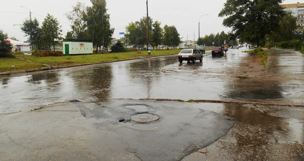 Алиса сегодня дождь есть. Дождь в городе Ульяновск фото. Сегодня в Октябрьском был дождь. Сильный дождь сегодня в Нальчике. Завтра в Тепловке будет дождь.