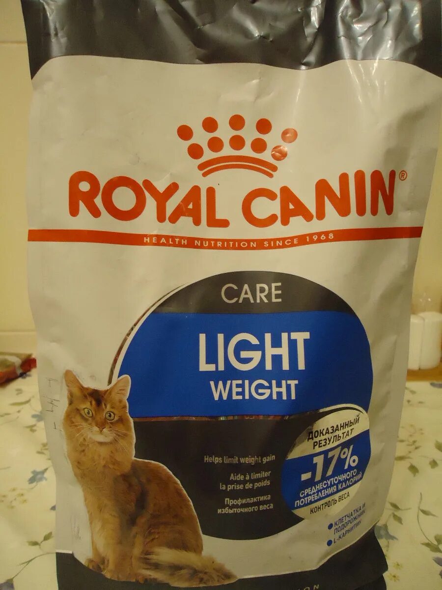 Royal canin light weight care кусочки в соусе для кошек, склонных к полноте 85 гр. Royal canin light weight care. Роял канин лайт вейт для кошек. Royal canin light для собак. Роял канин лайт для кошек.