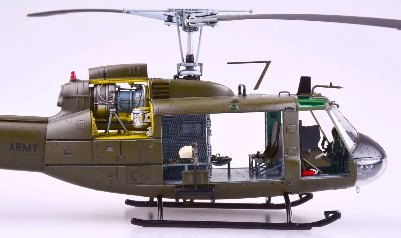 C1 d3. Вертолёт Bell uh-1 Iroquois. Вертолет uh-1b "Huey". Вертолет Bell "uh-1 Huey". Uh-1 Iroquois во Вьетнаме.