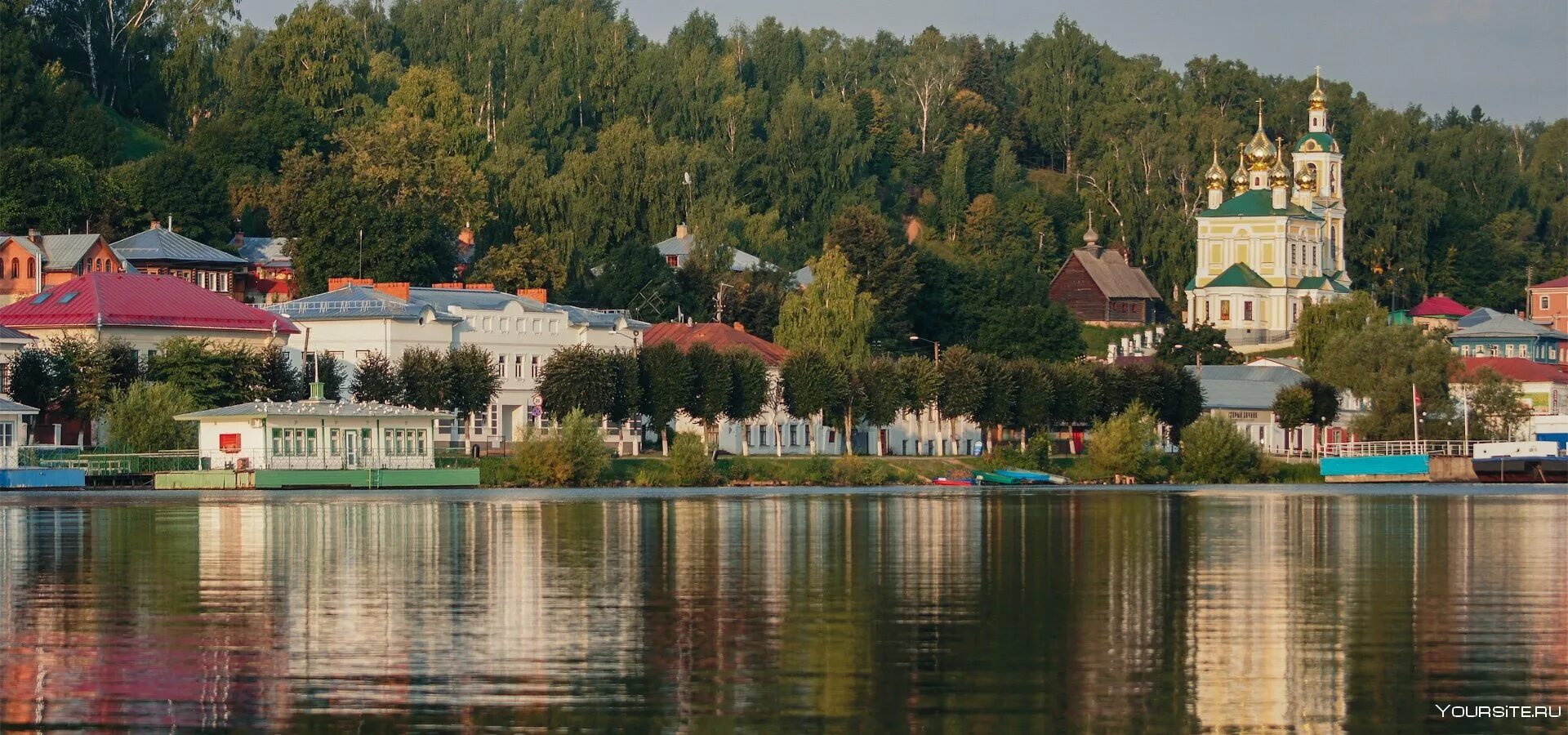 Малые города ивановской. Плес на Волге Ивановская область. Городок Плес на Волге. Плес Жемчужина Волги. Малые города России Плес.