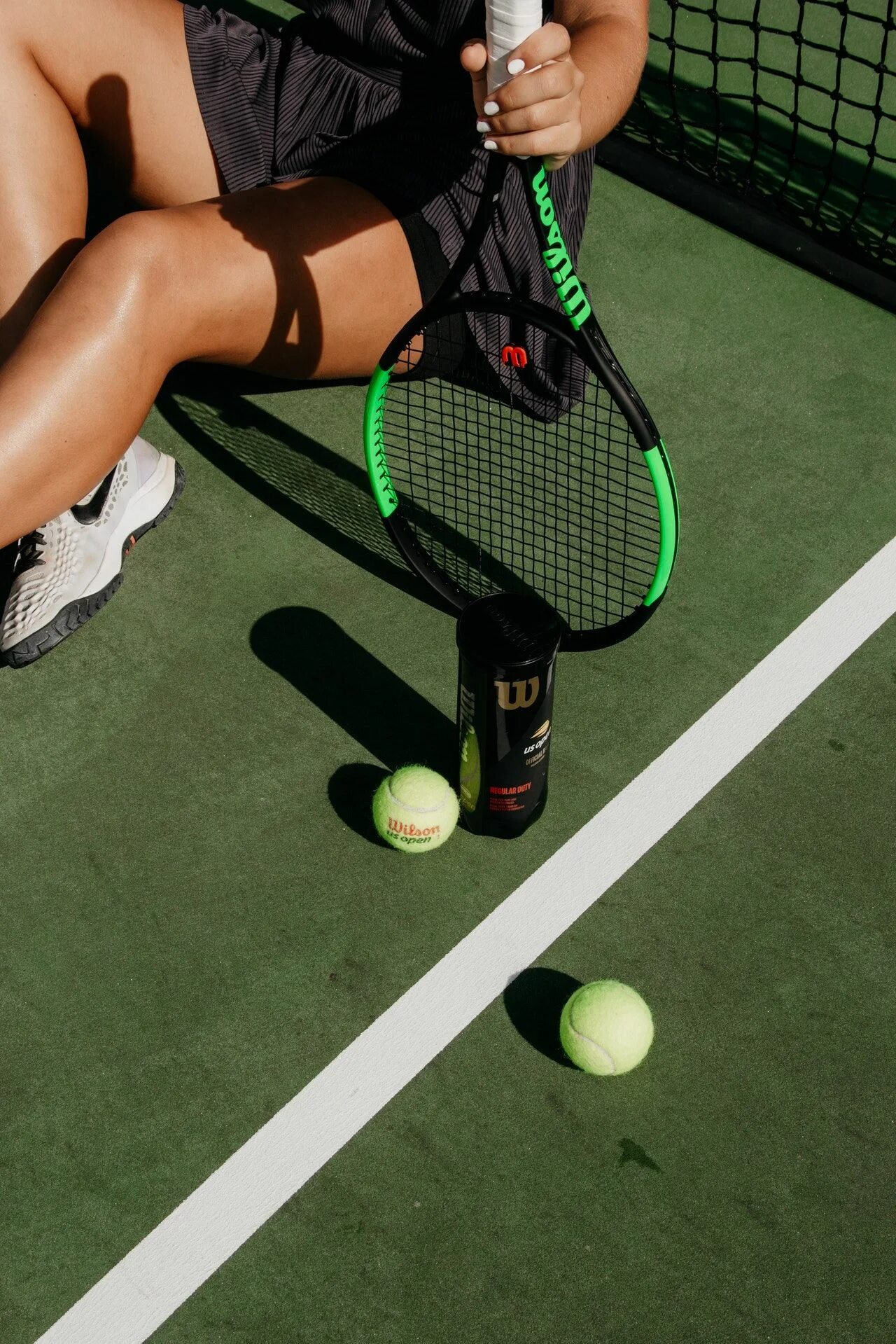 Теннис игра с ракетками. Теннис. Большой теннис. Девушки теннисистки. Теннисная ракетка и мяч.