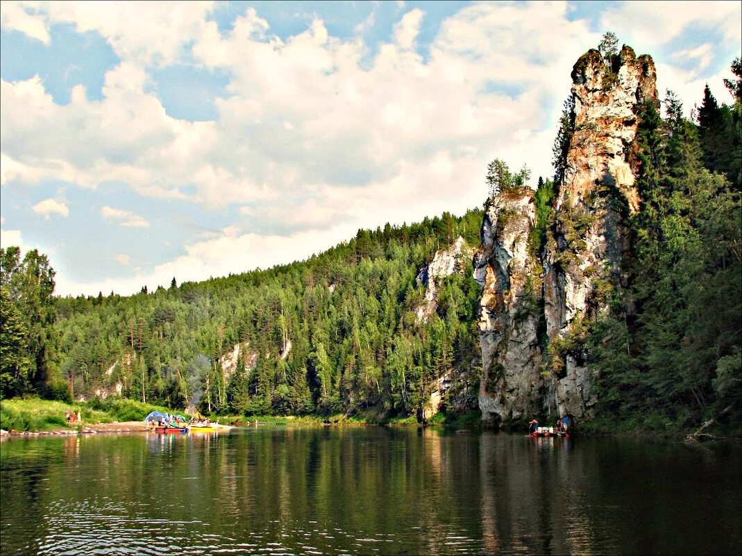 Погода чусовой. Камень мултык река Чусовая. Река Чусовая. Камень Филин. Чусовая Екатеринбург. Угрюм река Урал.