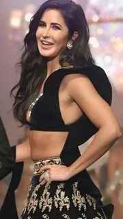 Смотреть порно: Әпкесі інісін секске азғырды