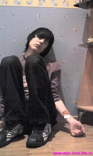 Эмо цитаты. Педовки субкультура. Эмо кот. Нэнси эмо москва. 2 эмо подростка.