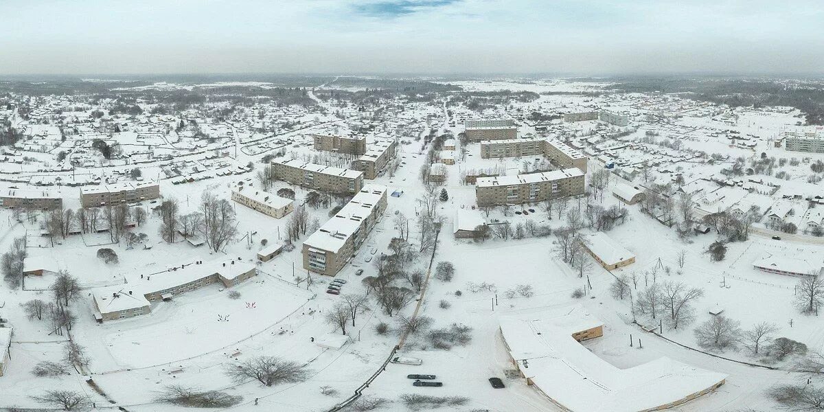 Погода в угловке новгородской области на 10. Угловка Окуловский район Новгородская область. Посёлок Угловка Новгородской области Окуловский район. Угловка центр. Угловка Новгородская область фото.