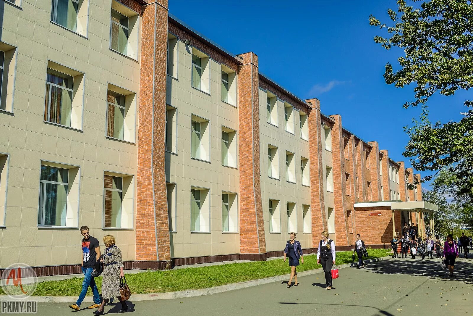 33 школа петропавловск-камчатский. 30 школа петропавловск камчатский. Новая школа петропавловск-камчатский 33 внутри. Петропавловск-камчатский школа 42. 33 школа петропавловск-камчатский.