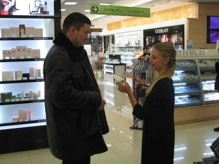 Город армавир улица мира 51. Лэтуаль оренбург. Летуаль вывеска. Мира 51 армавир. Летуаль.