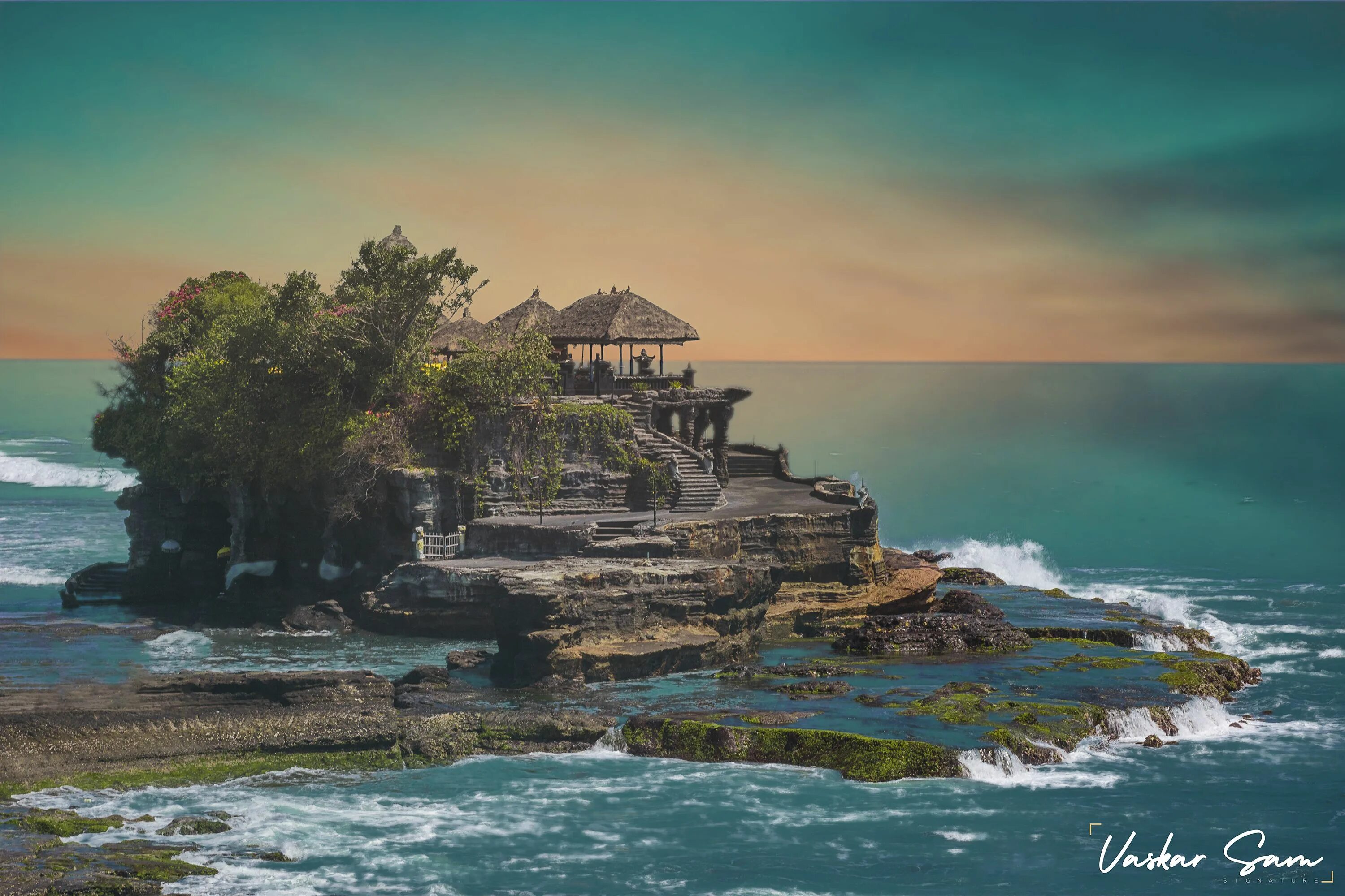 Ancient island. Tanah lot Бали. Храм Танах лот Бали. Индонезия храм Танах лот. Пура Танах лот, Beraban, Kec. Kediri, Kabupaten Tabanan, Bali 82121, Индонезия.