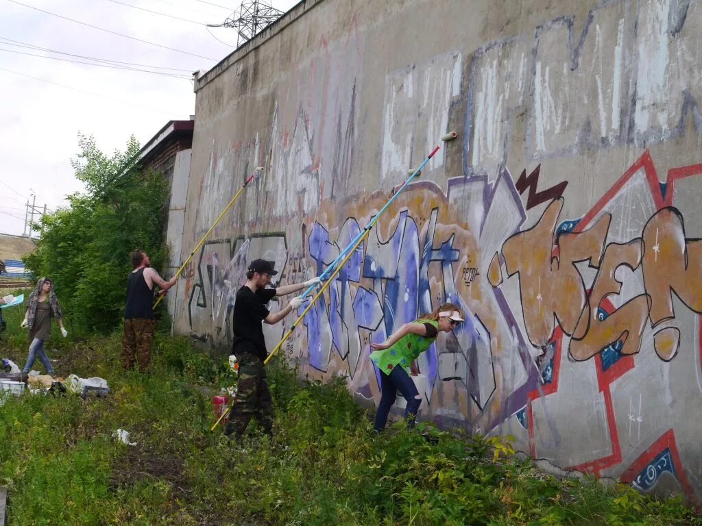 Стена Летова в Омске. Стена Егора Летова в Омске. Омск художник Летов.