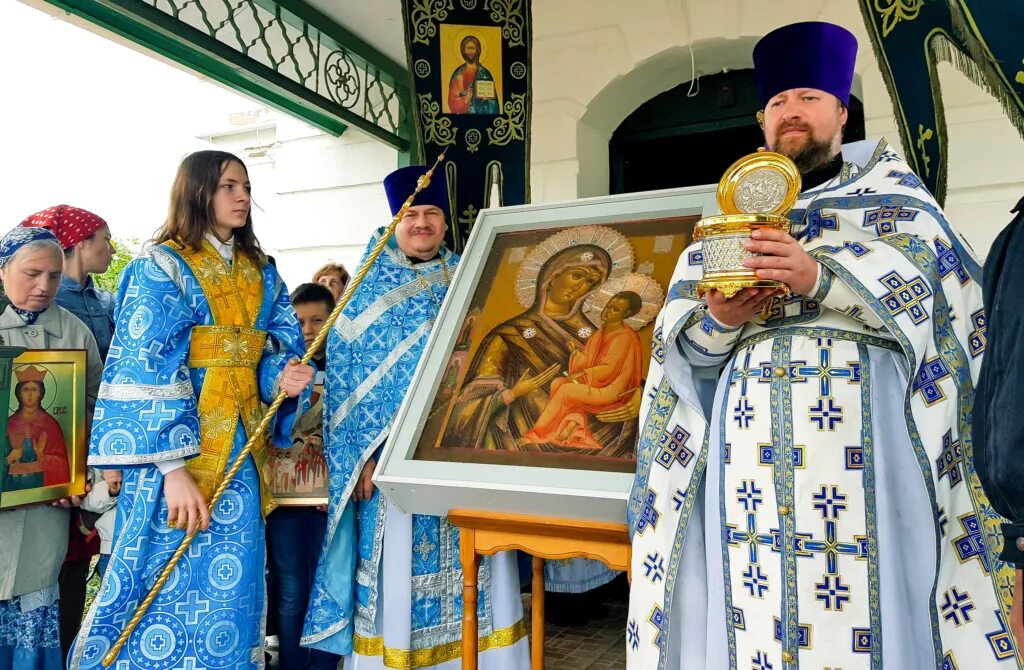 смоленская епархия поездки. смоленская епархия поездки. смоленская епархия поездки. отец андрей из волжского крестного хода. православный университет смоленск.
