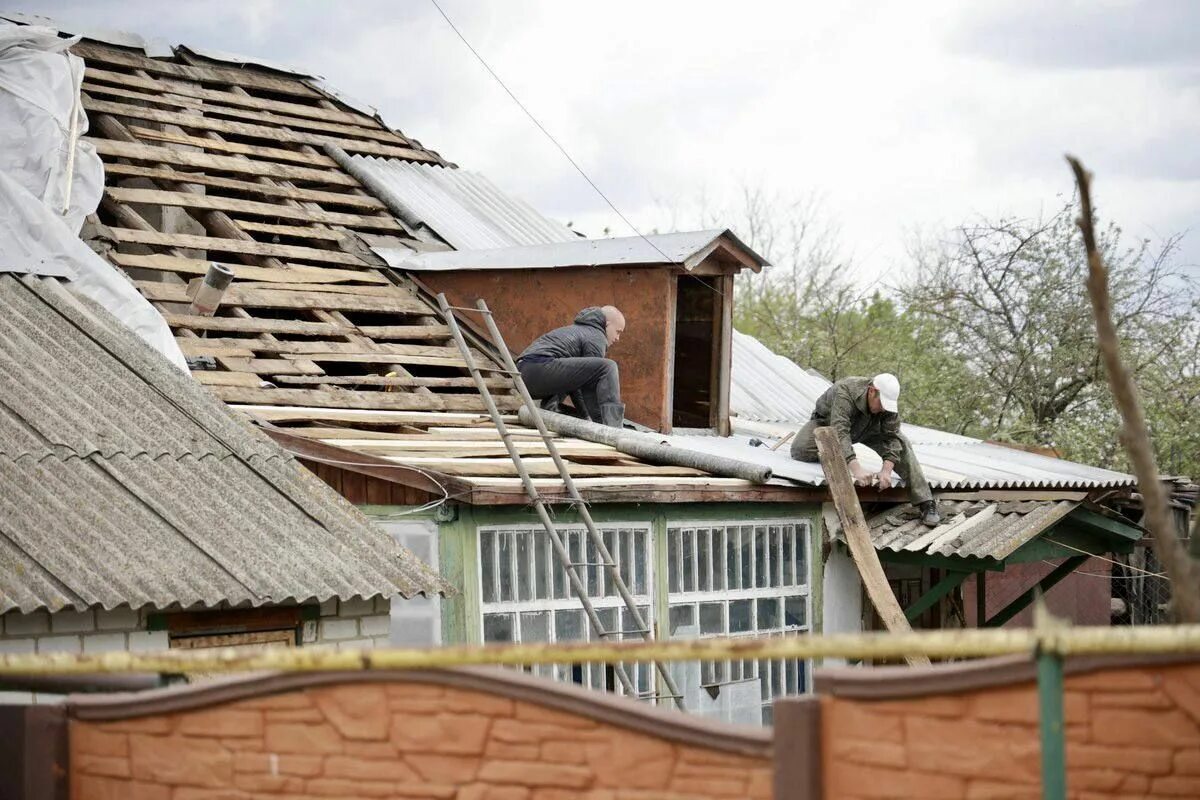 Что произошло белгороде сегодня со стороны украины. Белгородская область j,Cnthk. Обстрел Белгородской области. Восстановление домов. Разрушенные дома в Белгородской области.