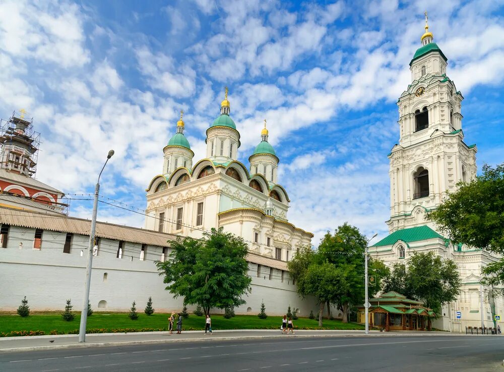 Приглашаем на бесплатную пешеходную экскурсию по святыням Астраханского кремля М