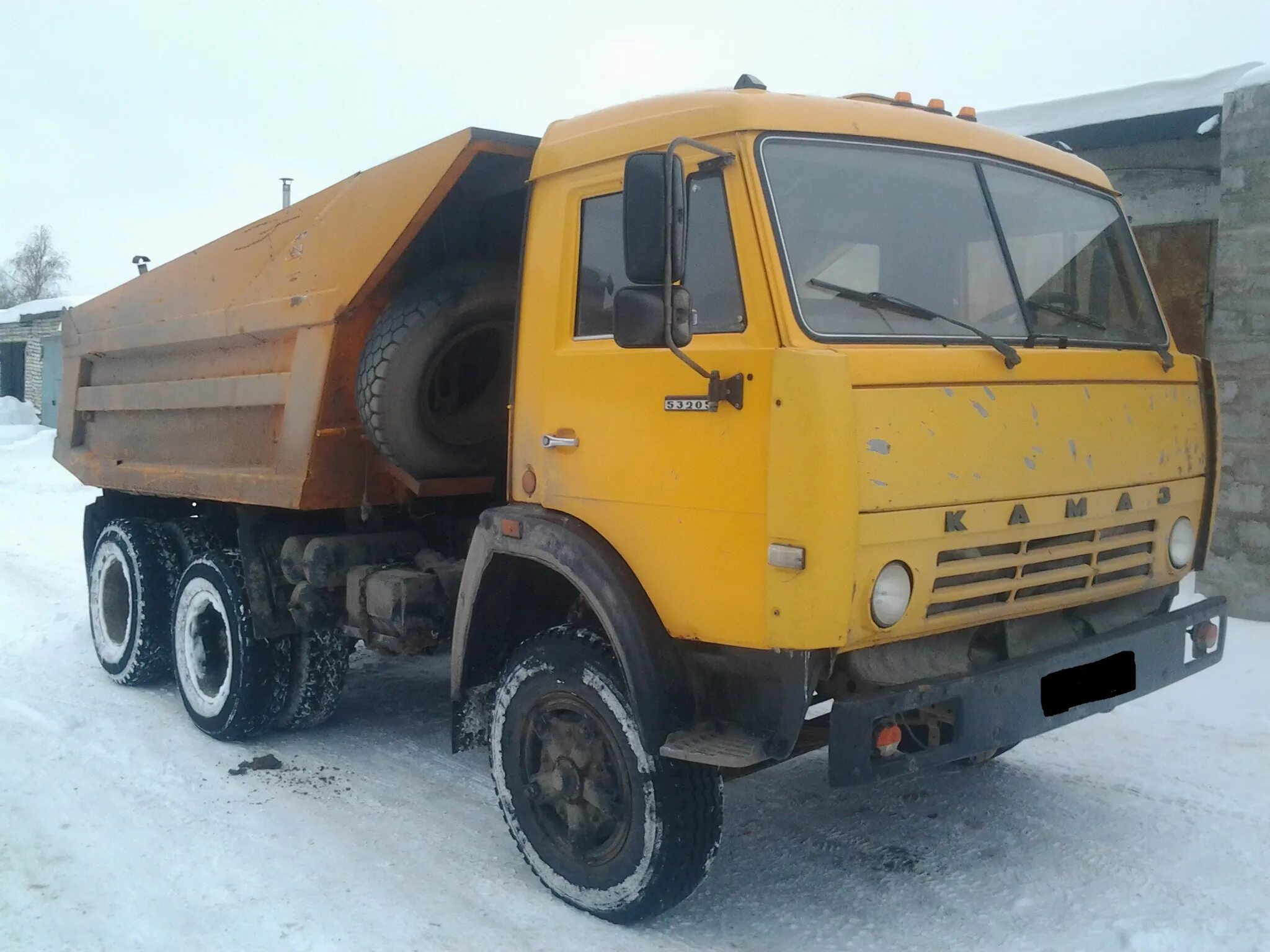 Камаз 55111 15 самосвал. Маз 5551 авд. Камаз самосвал 10т кубов. Камаз 5511 тягач. Грузовик маз 5551.