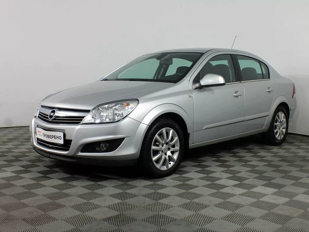 Автомобили седан с пробегом. Opel Astra h 2011 седан. Opel Astra h 2013.