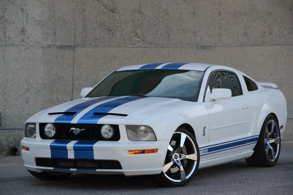 Форд мустанг бу. Ford Mustang 2005. Форд Мустанг gt 2005. Форд Мустанг ГТ 2005. Ford Mustang Shelby 2005.