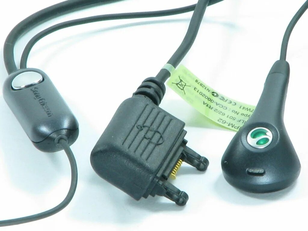 Наушники sven e-130. Sony ericsson hpm-82. Наушники sony ericsson. Наушники sony ericsson hpm-70. Наушники сони эриксон волкман.
