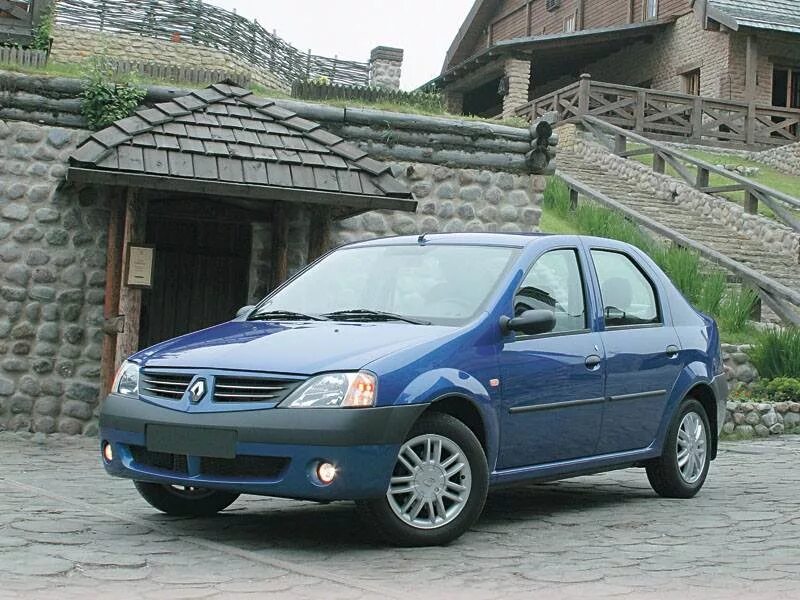 Логан первого поколения. Рено Логан 1 поколение. Renault Logan 2004. Рено Логан 2004. Логан Ренаулт 2004.