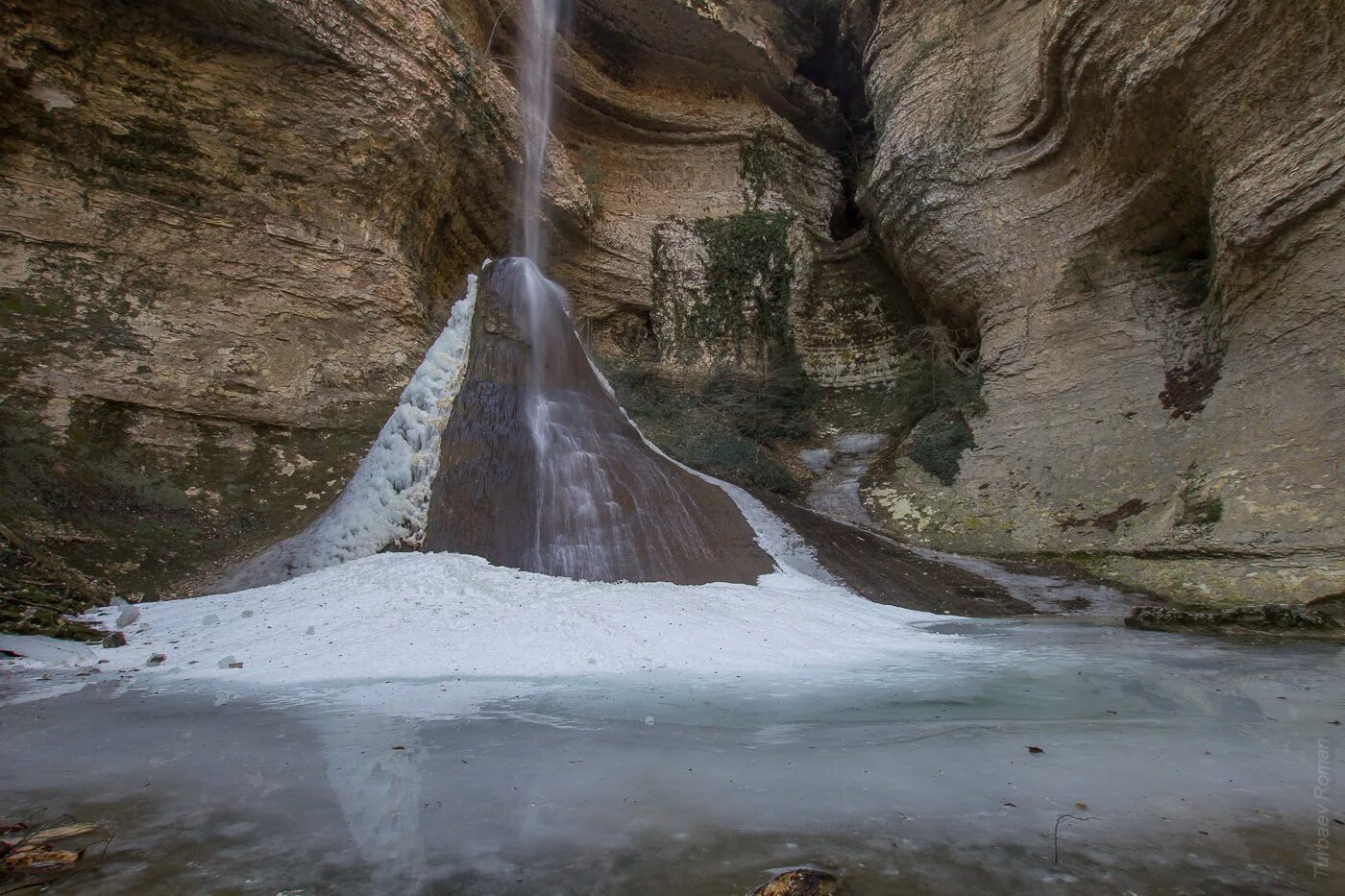 Шакуранский каньон абхазия. Кодорское ущелье шакуранский водопад. Шакуранских водопадов. Шакуранский водопад в абхазии. Цабал водопад в абхазии.