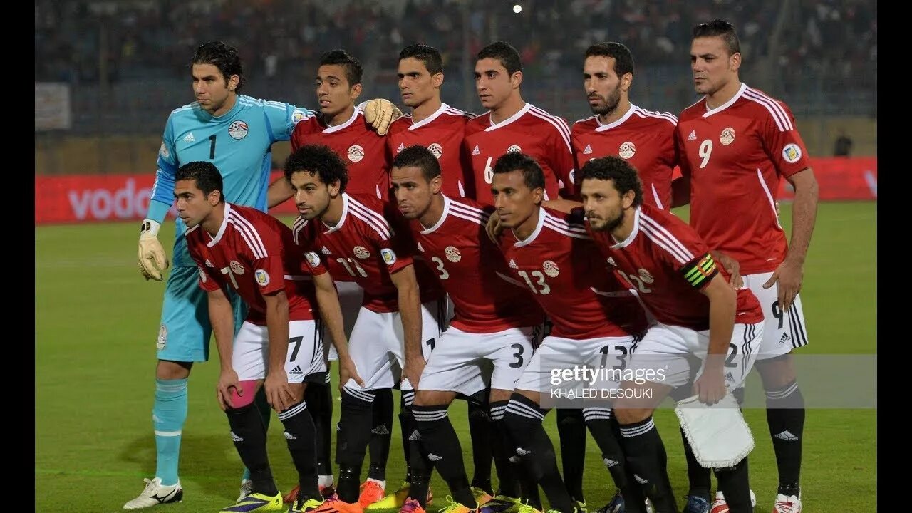 Люди с флагом египта. Tunisia national team 1965. Жители египта. Футбольные клубы египта. Egypt nationality.