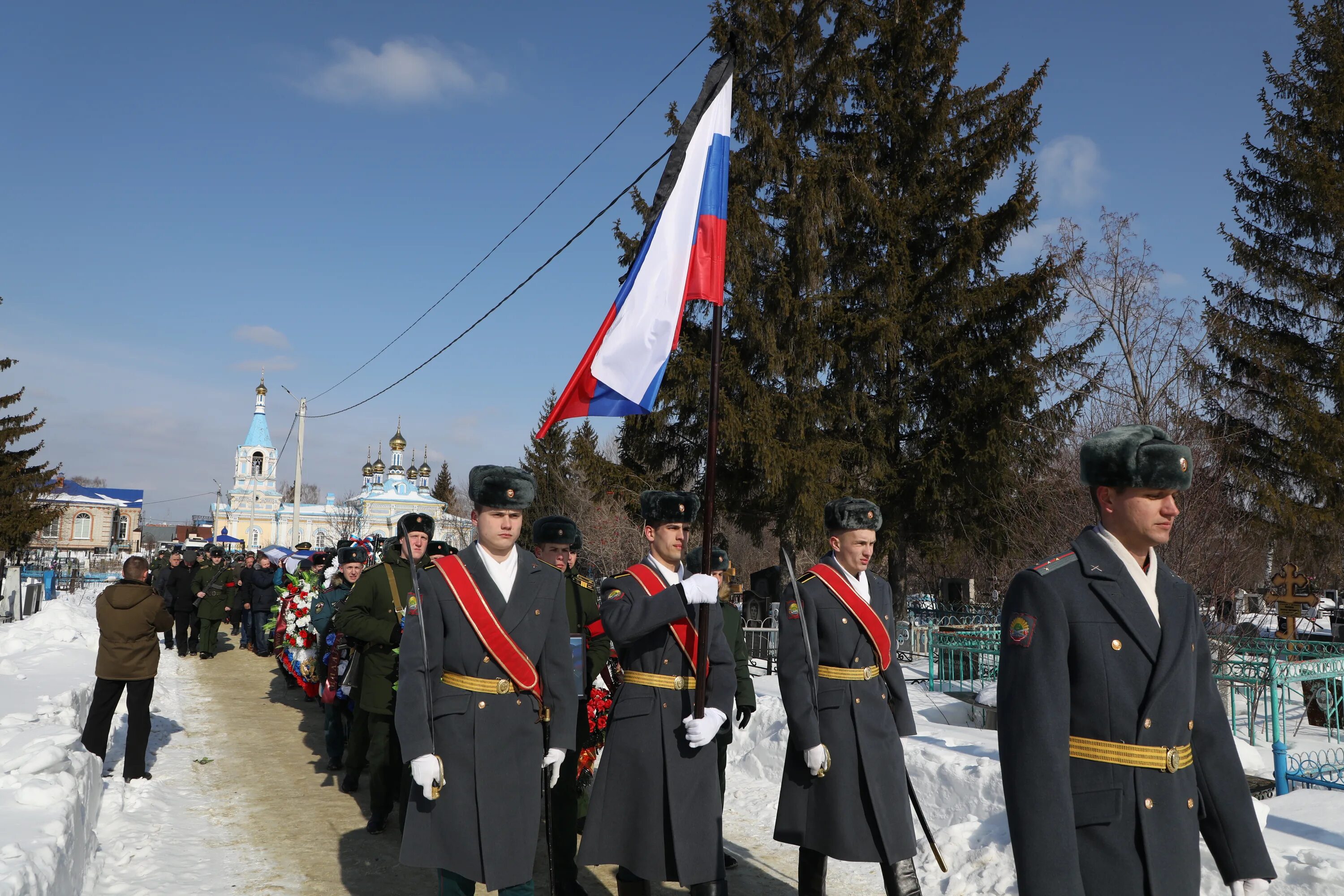 Похороны военнослужащего. Военный город.