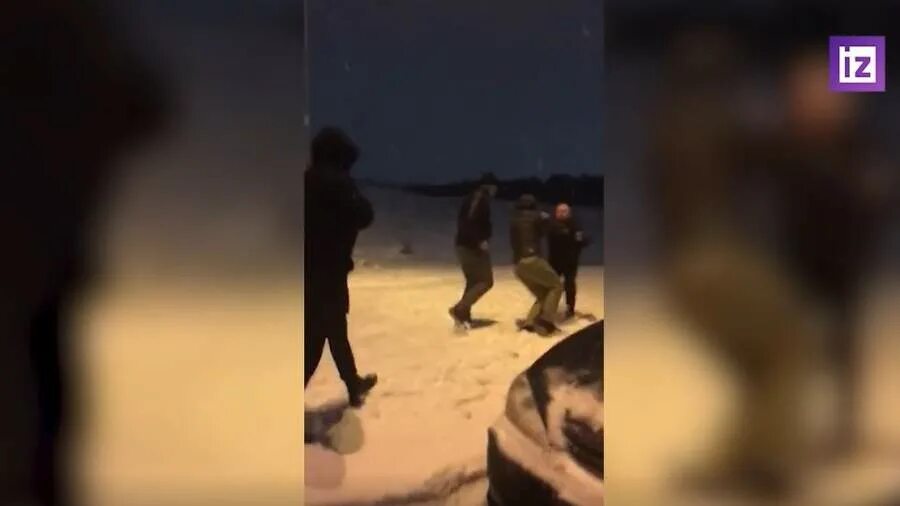 человека избивают толпой. хулиган избил девушку. тут ребенка избили хулиганы. хулиган избил девушку. хулиган избил девушку.