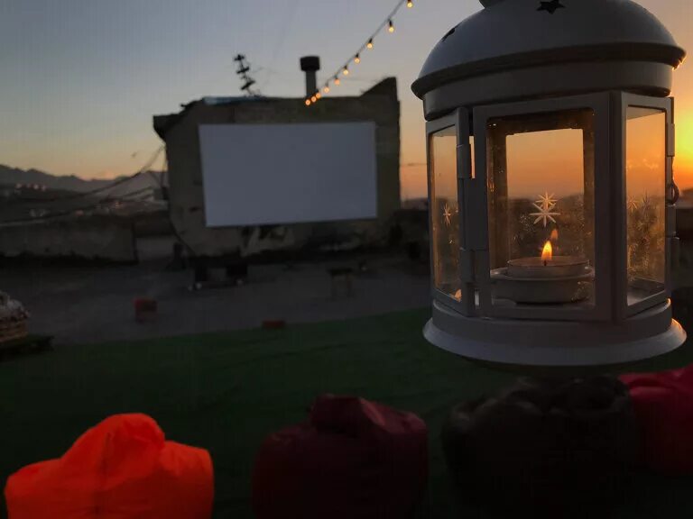 кинотеатр крыша махачкала афиша. кинотеатр на крыше ростов. кино на крыше махачкала кинотеатр. кинотеатр крыша махачкала афиша. кинотеатр на крыше ростов на дону.