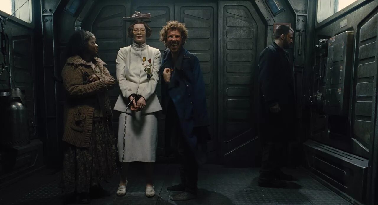 Видео сквозь снег. Сквозь снег snowpiercer, 2013. тильда суинтон сквозь снег. snowpiercer локомотив.