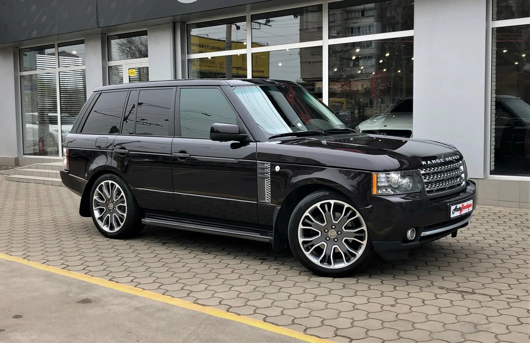 Рендж вог 2010. Ленд ровер рендж ровер 2010. рендж ровер вог 2010. land rover range rover 2010 black. рендж ровер ленд ровер 2010 черный.