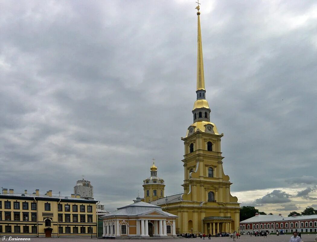 Шпиль в петербурге. Колокольня Петропавловского собора в Санкт-Петербурге.