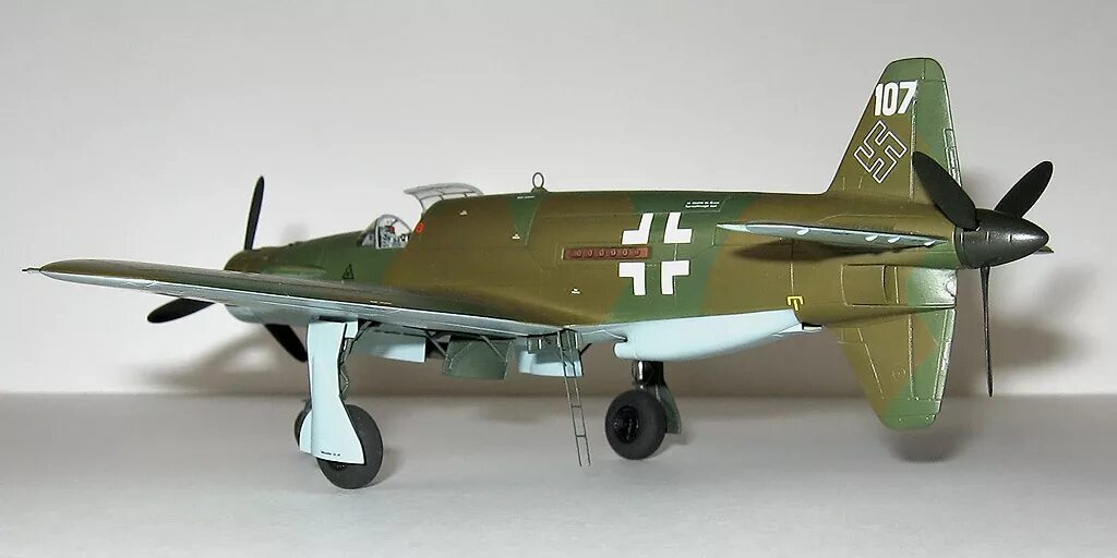 Do 335. Dornier do 335 a-12 Tamiya. Do335 Dragon. Do 335 b2. Motor City Classics 1:72 do 335 Pfeil.