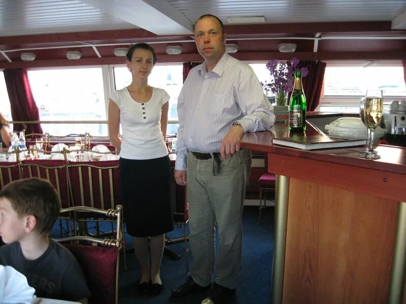 Круиз директор. Круиз директор. Круиз директор. Теплоход соболев директор ресторана. Круиз директор.