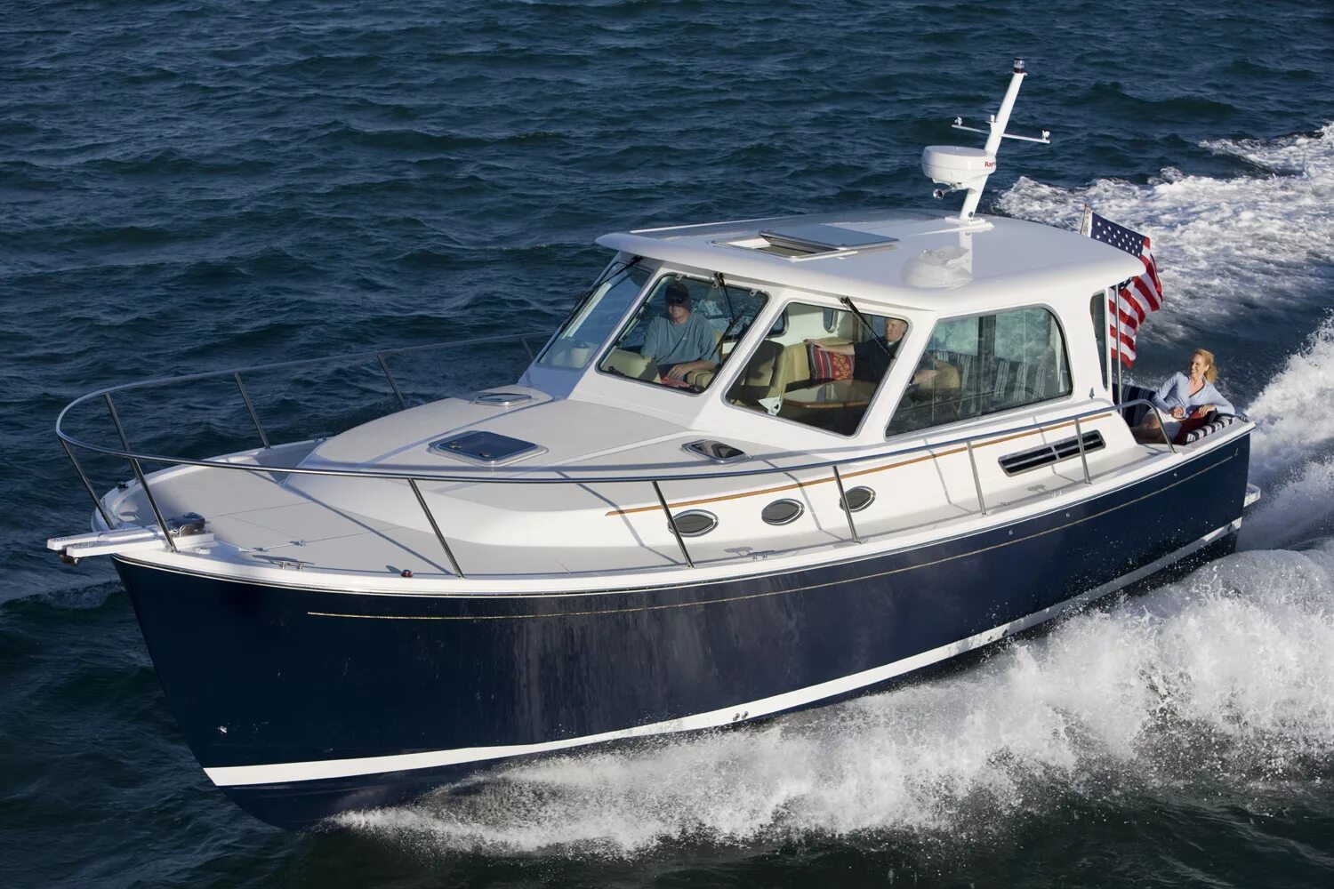 Monterey m92. Toyota ponam 28. катер chaparral 223. катер регал. катер sunseeker superhawk 50.