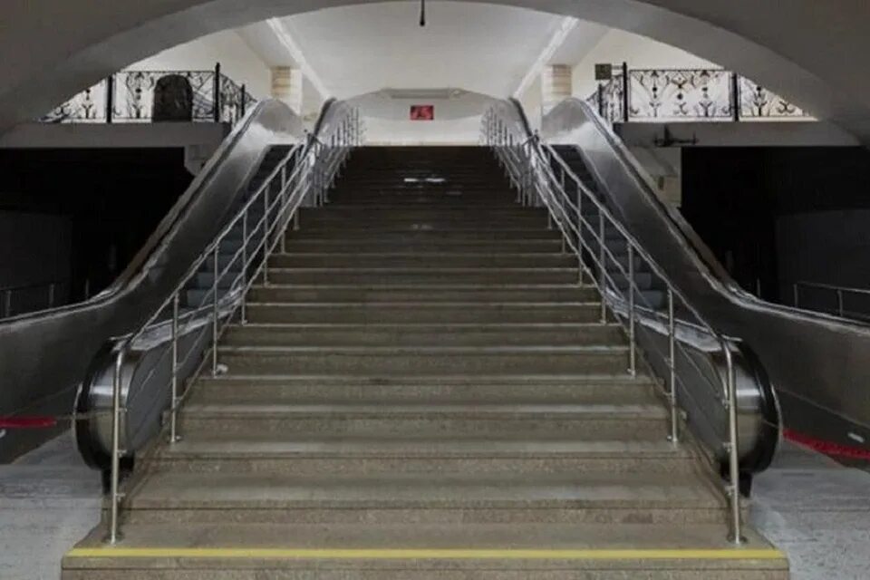 Метро закрыли казань. Кремль казань станция метро. Метро казань схема. Метро закрыли казань. Казанский метрополитен станции.