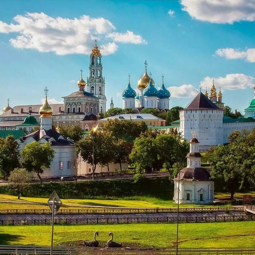 Фотографии золотого кольца россии. Троице-Сергиева Лавра панорама. Сергиев Посад золотое кольцо России Троице Сергиева Лавра.