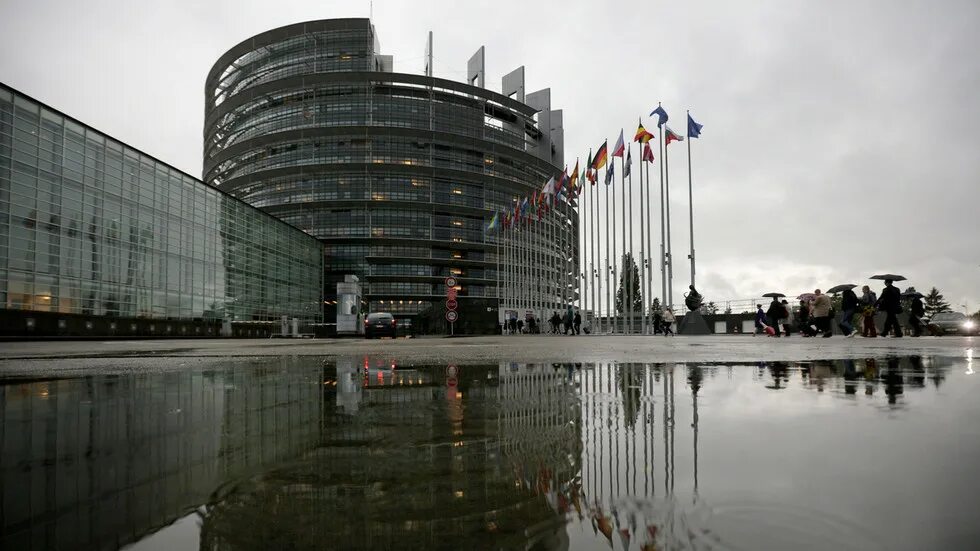 Европарламент Брюссель. Европейский парламент Страсбург. Здание европейского парламента в Страсбурге. Здание Европарламента в Брюсселе.