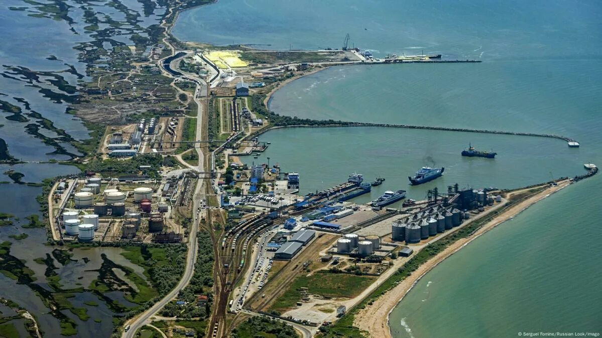 Порт кавказ на карте. Морской порт керчь. Порт кавказ дорога. Тамань и керченский пролив. Порт кавказ - порт тамань.