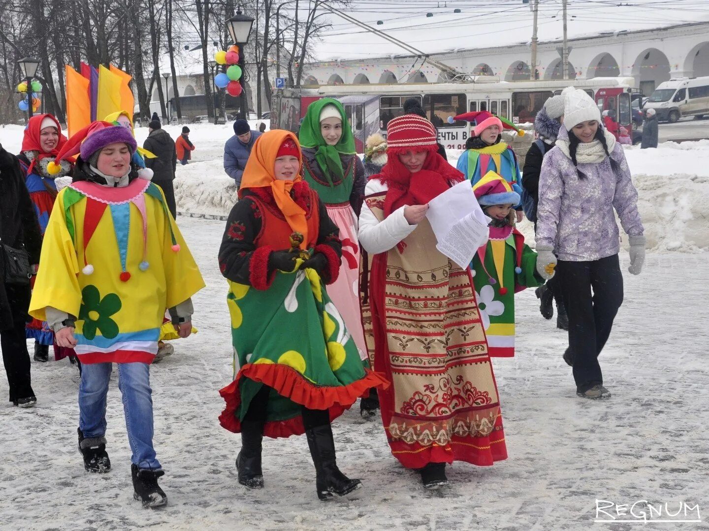 Масленица Костромская Слобода. Гуляние на Масленицу в Костроме. Парк Берендеевка Кострома Масленица. Масленица в Костроме.