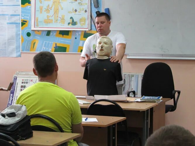 охрана в школе. турникеты в школе охрана. центр подготовки охранников. охранник в школе. частная охрана.