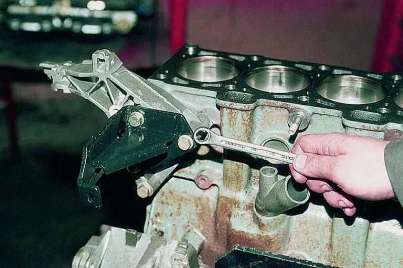 болт м10 ваз 2110. болт м10 ваз 2110. ваз 2112 болты двигателя. сборка блока цилиндров ваз 2110. ваз 2112 болты двигателя.