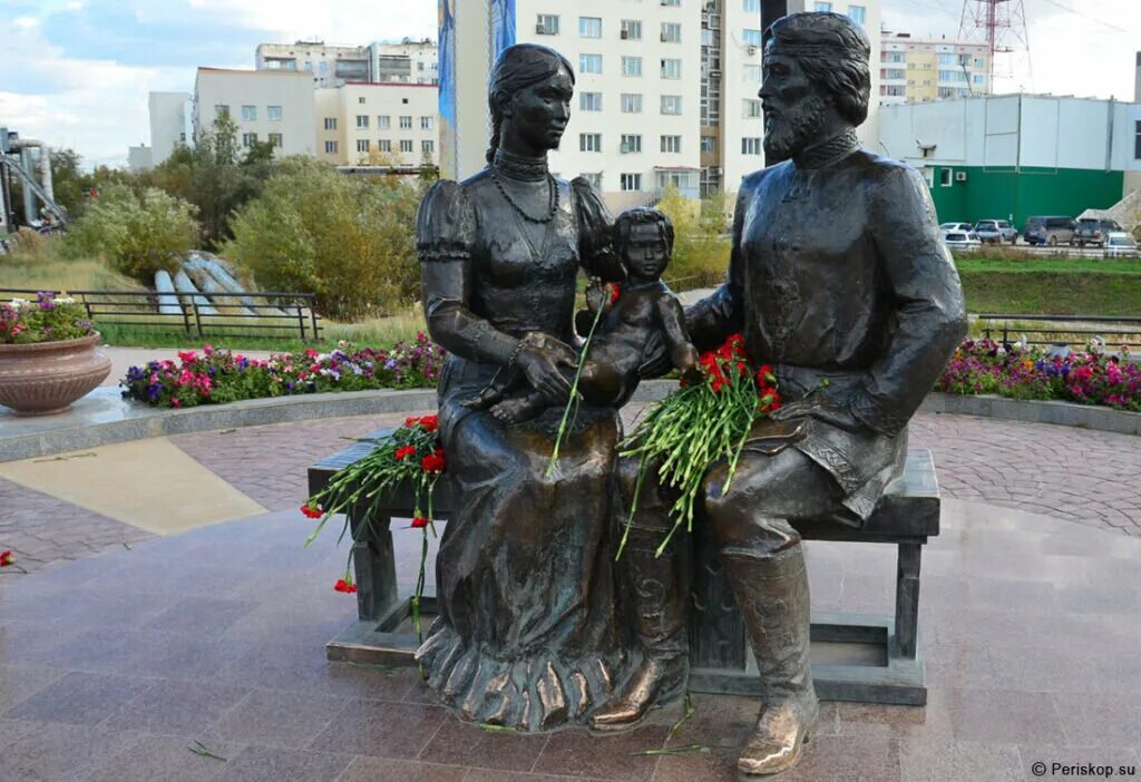 Памятник семену дежневу. Памятник семену дежневу и абакаяде. памятник семену дежневу и абакаяде якутск. абакаяда и дежнев памятник.