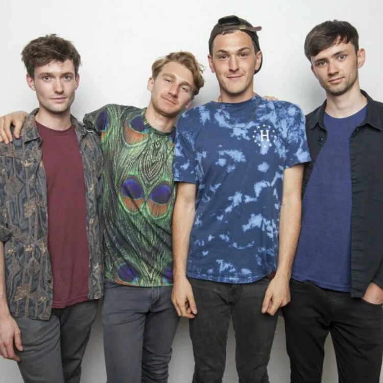 Animals member. Дэйв Бейли Glass animals. Группа Гласс Энималс. Glass animals солист. Джо Сиворд Glass animals.