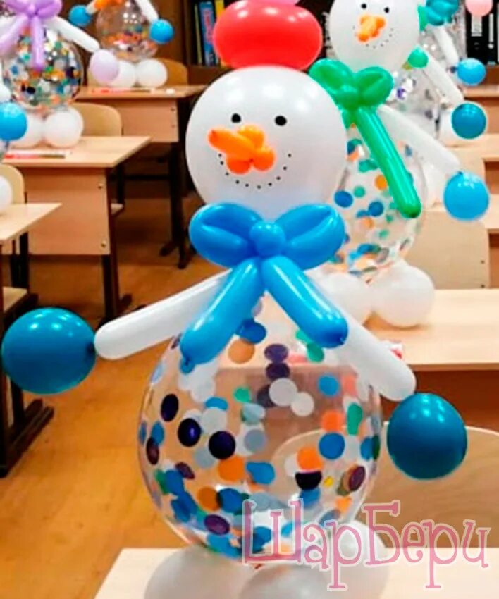 Снеговик шаров. Снеговик из шаров. Снеговик из шариков воздушных. Елка из воздушных шаров. Снеговик из шаров с конфетти.