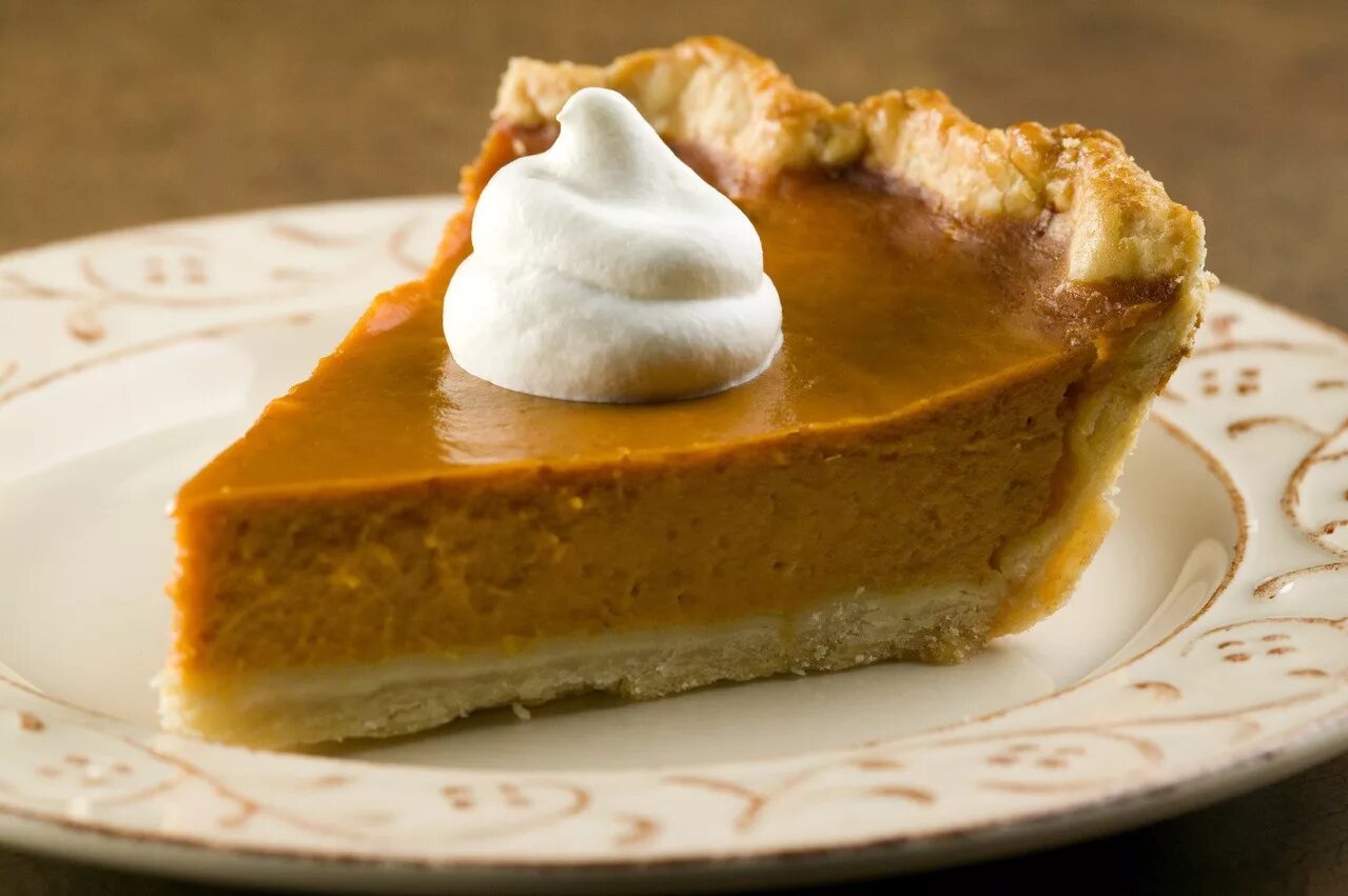 Пирог ирисковый на белом фоне. Ирисково коричный пирог undertale. Коричный пирог. Ирисовый пирог. Ирисковый пирог ториэль.