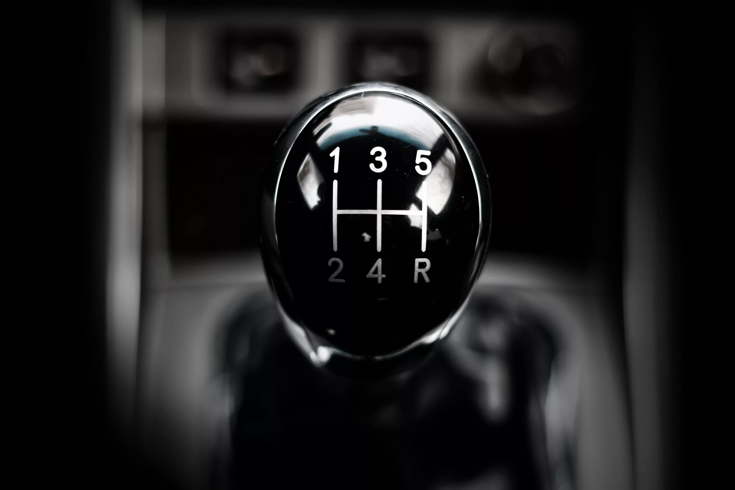 Игра про коробку передачи. Z-shifter красная. Ауди а4 автомат или механика. Коробка передач на черном фоне. Коробка передач для игр.