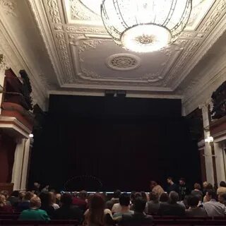 Театр на малой бронной метро